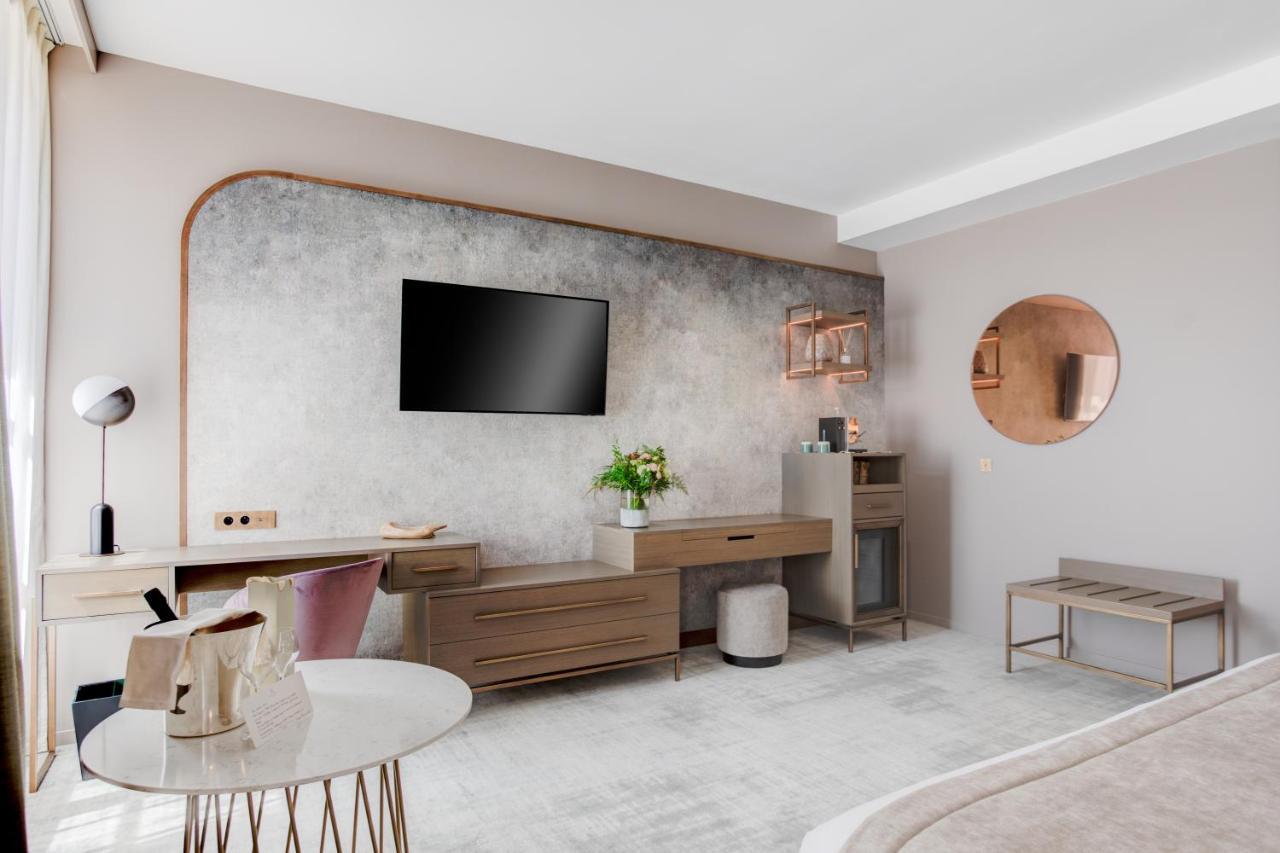 Hotel Fleur De Loire Blois Esterno foto