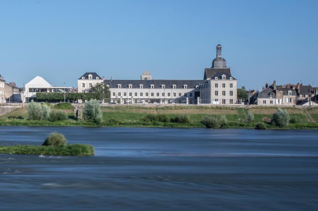 Hotel Fleur De Loire Blois Esterno foto